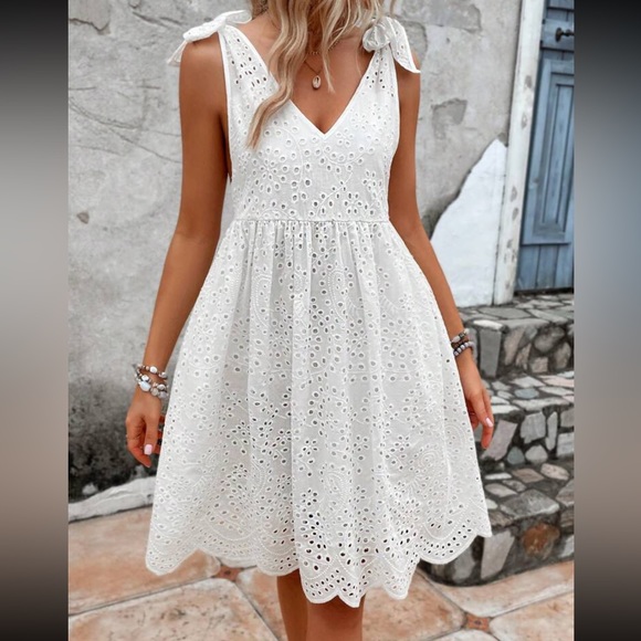 White Sheer Lace Eyelet Embroidered knot Shoulder V Neck Dress Boho - Picture 2 of 4